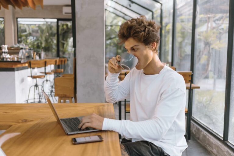 Freelancer learning how to earn passive income.